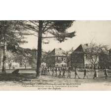 Corrèze - 15 - Le Préventorium du Glandier. (Office public d'hygiène sociale du Département de la Seine) - La Cour des Enfants.