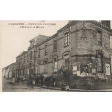 Givry-en-Argonne - L'Ecole et la Mairie.