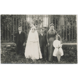 Photo de communiante en famille. 