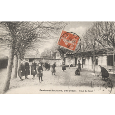 Pensionnat Ste-Jeanne, près Orléans - Cour du Nord.