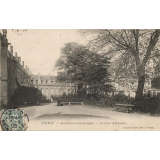 Yvetot - Institution Ecclésiastique - La Cour d'Honneur.