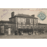 Longnes - Mairie et Ecole.