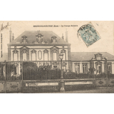 Breteuil-sur-Iton (Eure) - Le groupe scolaire.