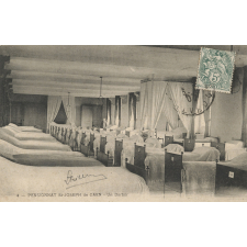 4 - Pensionnat Saint-Joseph de Caen - Un Dortoir.