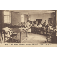 Reims - Ecole pratique, Commerciale, Industrielle et Ménagère - Atelier de Confection.