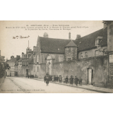 40 - Mortagne (Orne) - Ecole Communale - Maison du XVIe siècle, ancienne propriété de M. le Marquis de Puysaye, grabd Bailli d'Epée de la province du Perche, Gouverneur de Mortagne.