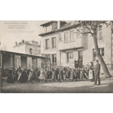 Institution de Mlle Person, 7, Avenue Duvelleroy - Nogent-sur-Marne - Une leçon de Gymnastique.