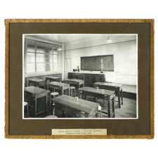 Lycée Marie-Curie, Laboratoire de physique, Sceaux (Seine).