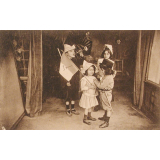 Le Défilé. 