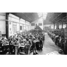 Ecole des Apprentis-Mécaniciens. Lorient - 1932.
