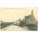 9 - St-Jean-sur-Mayenne - Rue d'Andonillé, Ecole et Mairie.