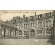 Rouen : Ecole Normale d'Institutrices - Cour d'Entrée