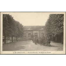 La Londe : Ecole de Garçons - La Sortie des Classes