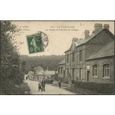 Le Hanouard : La Mairie et l'entrée du Village