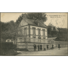 St-Vandrille : Mairie et Ecoles
