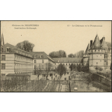 Château de Mesnières, Institution St-Joseph : Le Château et le Pensionnat