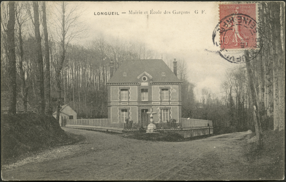 Longueil : Mairie et Ecole des Garçons