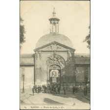 Rouen : porche du Lycée