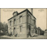 Bertheauville : La Mairie et les Ecoles