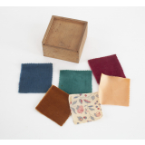 Boîte de tissus stimulant le toucher : Matériel Montessori