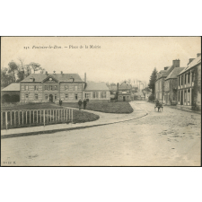 Fontaine-le-Dun : Place de la Mairie