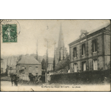 St-Pierre-Le-Vieux : La place
