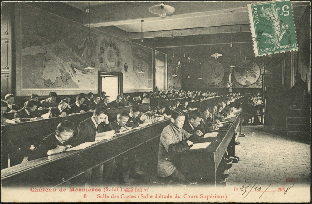 Château de Mesnières : Salle des Cartes (Salle d'étude du Cours Supérieur)