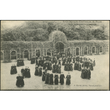 Ecole Normale d'Institutrices de Rouen : Cour de récréation et Tonnelle