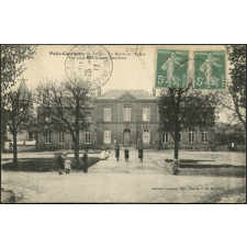 Petit-Couronne : La Mairie et l'Eglise - Vue prise de l'Avenue Gambetta