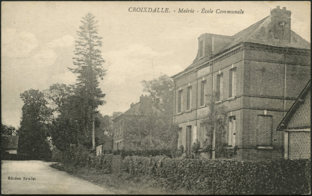 Croixdalle : Mairie - Ecole Communale