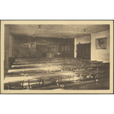 Enseignement Professionnel Féminin libre - 23, Rue de la Chaîne - Rouen : Ecole d'Apprentissage - Une Salle de Cours Commerciaux