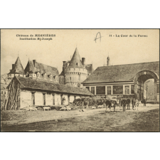 Château de Mesnières, Institution St-Joseph : La Cour de la Ferme