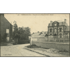 Yerville : Vue prise sur la Route de Tôtes - L'Ecole
