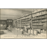 Librairie-Papeterie de L. Langlois - A. Van Moé, Succ., 20, Rue Thiers, Rouen : Aile gauche du Magasin de Vente des livres de prix