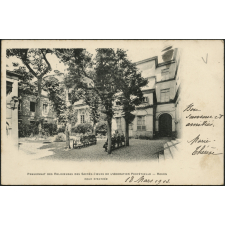 Pensionnat des Religieuses des Sacrés-Cœurs de l'Adoration Perpétuelle, Rouen : Cour d'Entrée