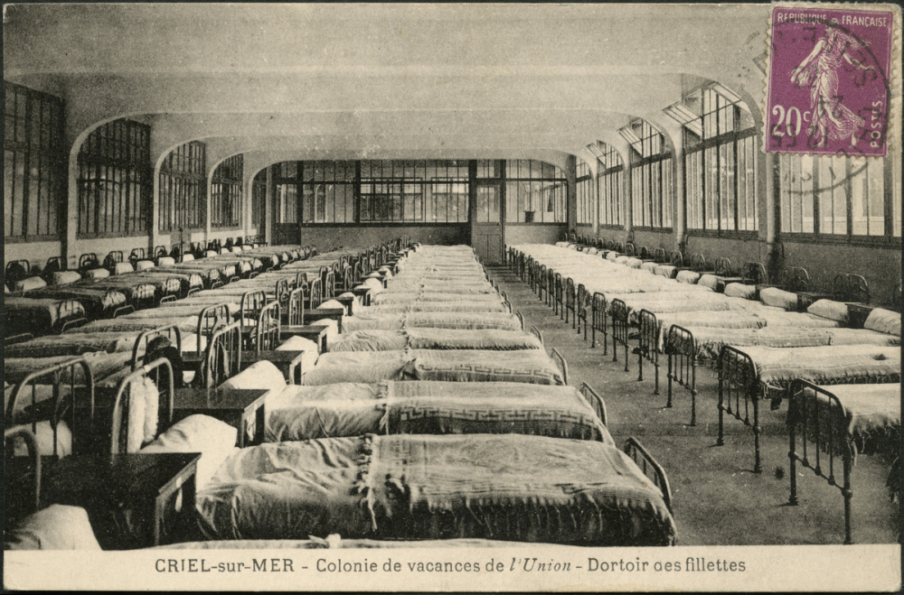 Criel-sur-Mer : Colonie de vacances de l'Union, dortoir des fillettes