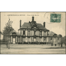 Amfreville-La-Mivoie : Place de la Mairie