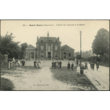 Saint-Saire : L'Ecole des Garçons et la Mairie