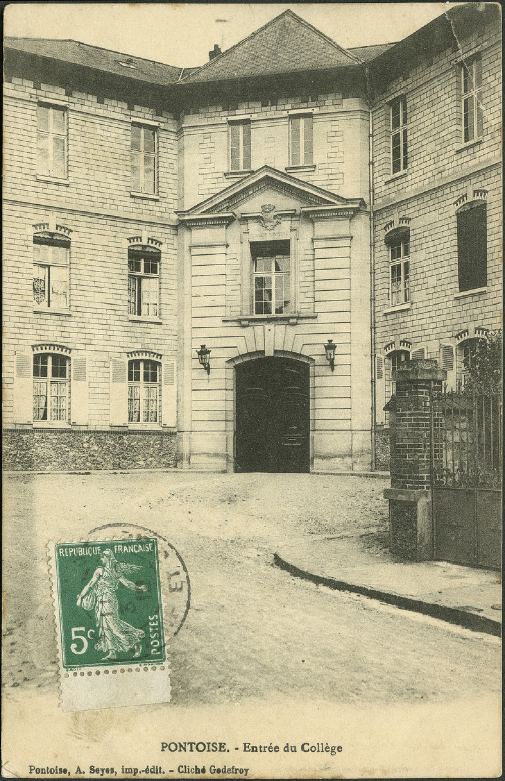 Pontoise : entrée du collège