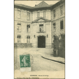 Pontoise : entrée du collège