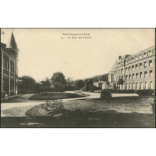 Petit Séminaire de Rouen : La Cour des Parloirs