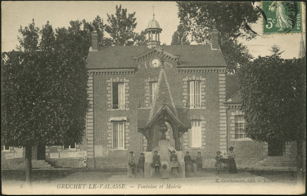 Gruchet-Le-Valasse : Fontaine et Mairie
