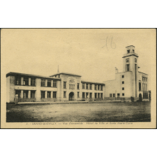 Grand-Quevilly : Vue d'ensemble - Hôtel de Ville et Ecole Marie Curie