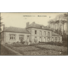 Thiétreville : Mairie et Ecoles