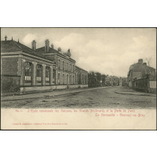Gournay-en-Bray : L'Ecole communale des Garçons, les Grands Boulevards et la Porte de Paris