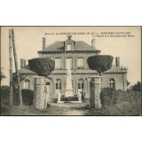 Environs de Forges-les-Eaux, Rouvray-Catillon : La Mairie et le Monument aux Morts