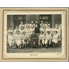 Photo de classe. Lycée Jeanne d'Arc, Rouen. 1953-54