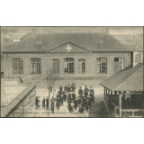 Déville-Les-Rouen : Institution Dubois, classes, cour intérieure et perspective de la forêt