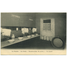 La Ruche - Le Patis - Rambouillet (S.-&-O.) - Un Lavabo.