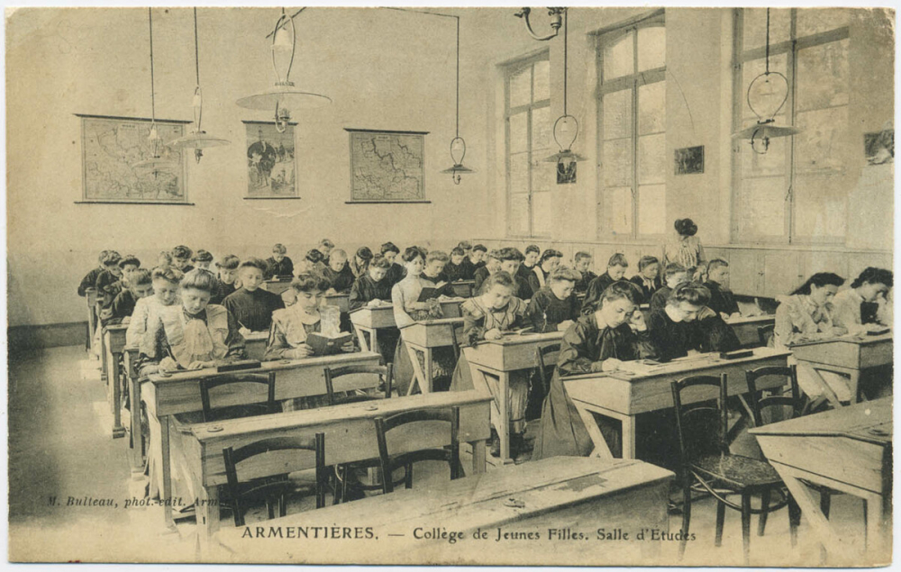 Armentières - Collège de jeunes Filles - Salle d'Etudes.